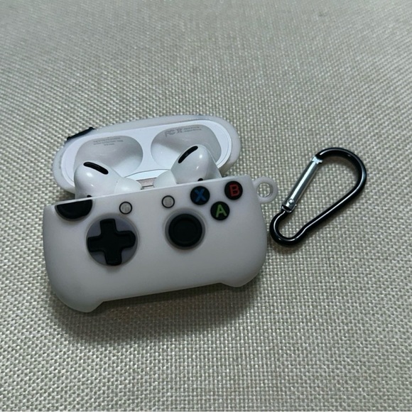 Xbox One Controller AirPods Pro Case - Picture 3 of 4